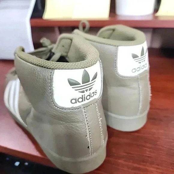 Pro Model J 'Olive Cargo' Sneakers. Size 7 - Picture 7 of 12